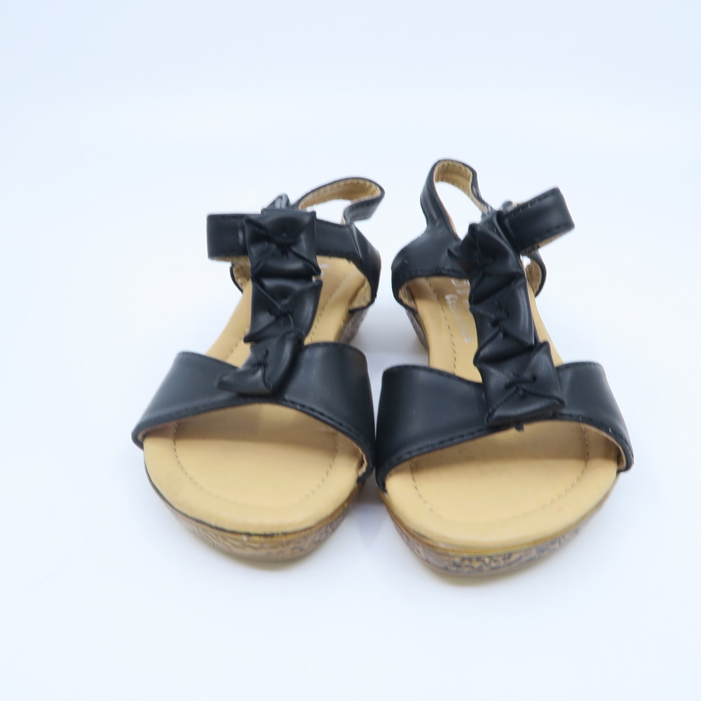 Via Pinky Girls Black Sandals size: 4 Infant